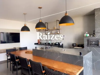 Casa com 4 Quartos à venda, 198m² no Jardim Patrícia, Uberlândia