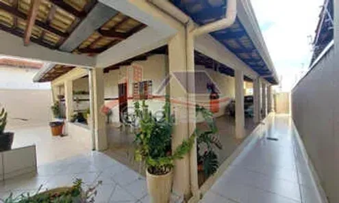 Sobrado com 3 Quartos à venda, 200m² no Estância Itanhangá, Caldas Novas