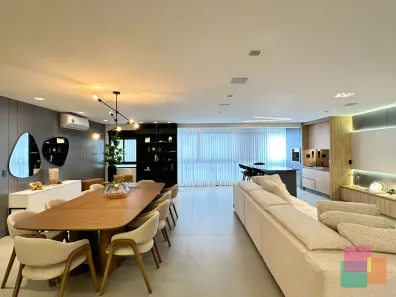 Apartamento com 3 Quartos à venda, 218m² no América, Joinville