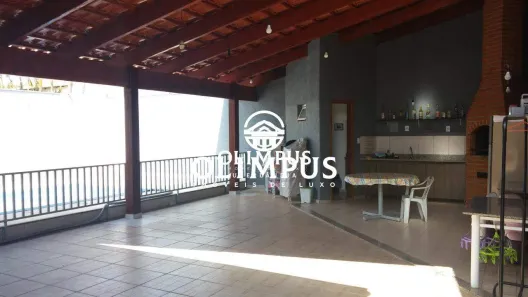 Casa com 3 Quartos para alugar, 220m² no Cidade Jardim, Uberlândia