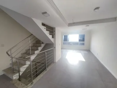 Casa com 3 Quartos para alugar, 197m² no Espírito Santo, Porto Alegre