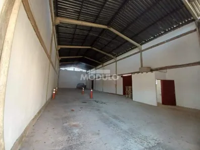 Galpão/Depósito/Armazém para alugar, 300m² no Marta Helena, Uberlândia