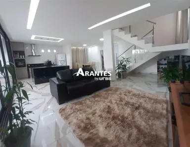 Sobrado com 3 Quartos à venda, 248m² no Jardim Inconfidência, Uberlândia