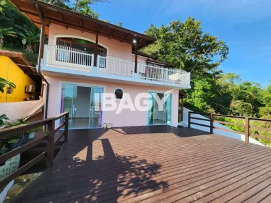 Casa com 4 Quartos para alugar, 220m² no Rio Tavares, Florianópolis