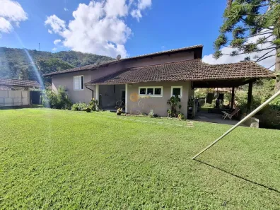 Casa com 6 Quartos à venda, 875m² no Albuquerque, Teresópolis
