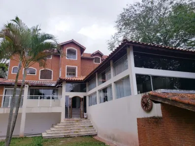 Casa de Condomínio com 4 Quartos para venda ou aluguel, 600m² no Granja Viana II, Cotia
