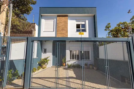 Sobrado com 4 Quartos à venda, 172m² no Chácara das Pedras, Porto Alegre