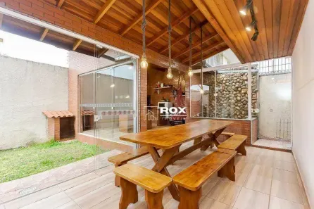 Sobrado com 6 Quartos à venda, 400m² no Portão, Curitiba