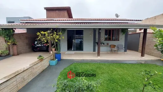 Casa com 3 Quartos à venda, 148m² no Santa Regina, Camboriú