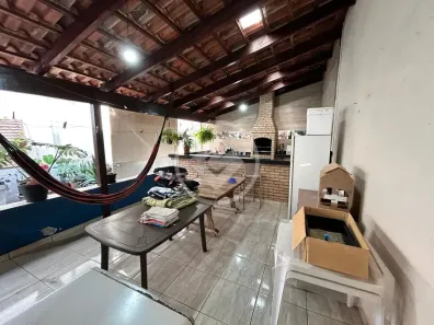 Casa com 3 Quartos à venda, 180m² no Jardim Patrícia, Uberlândia