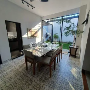 Casa com 3 Quartos à venda, 170m² no Laranjeiras, Uberlândia