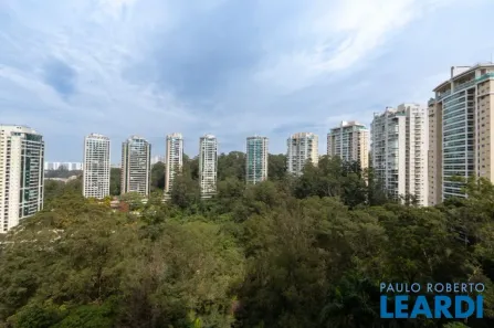 Apartamento com 4 Quartos à venda, 200m² no Jardim Morumbi, São Paulo