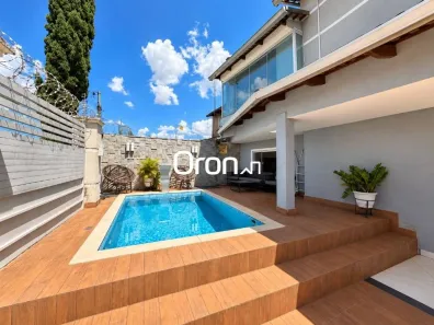 Sobrado com 3 Quartos à venda, 240m² no Goiânia 2, Goiânia