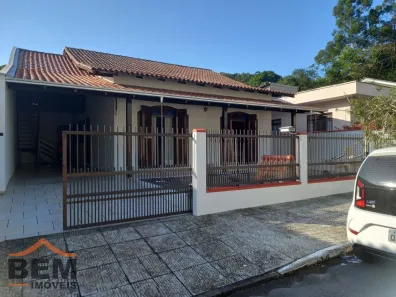Casa com 3 Quartos à venda, 240m² no Fazendinha, Itajaí
