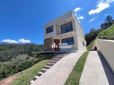 Casa de Condomínio com 3 Quartos à venda, 420m² no Braunes, Nova Friburgo