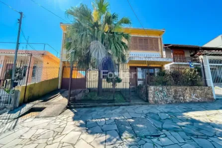 Casa com 4 Quartos à venda, 240m² no Vila São José, Porto Alegre