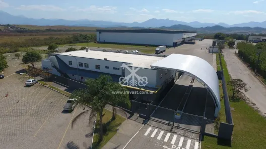 Galpão/Depósito/Armazém para alugar, 2137m² no Parque Embaixador, Resende