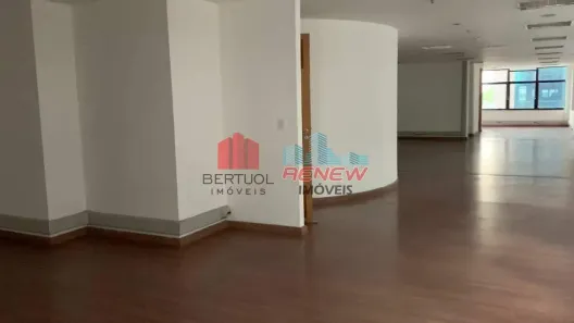Sala Comercial para alugar, 244m² no Vila Olímpia, São Paulo