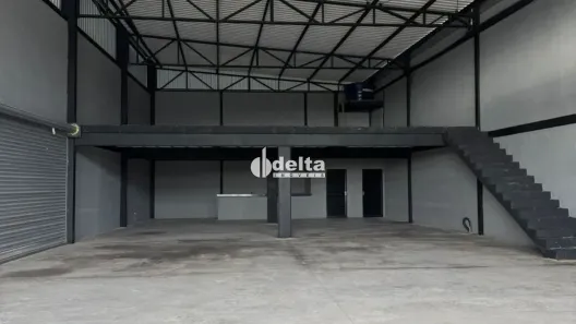 Ponto Comercial à venda, 440m² no Novo Mundo, Uberlândia