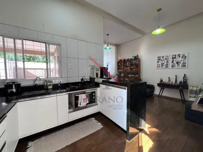 Casa com 3 Quartos à venda, 85m² no Jardim Guararapes, Londrina