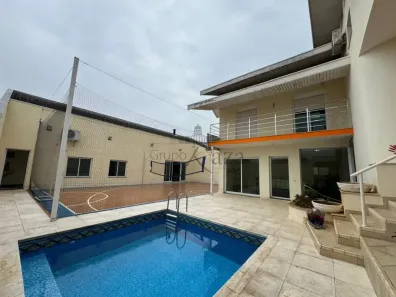 Sobrado com 5 Quartos à venda, 555m² no Jardim Amália, Caçapava