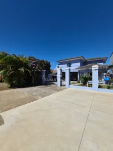 Casa com 3 Quartos à venda, 335m² no Uvaranas, Ponta Grossa