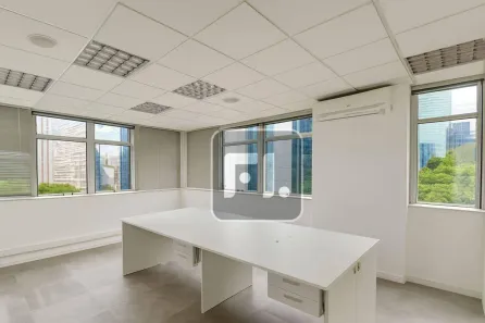 Sala Comercial à venda, 300m² no Cerqueira César, São Paulo