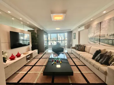 Apartamento com 3 Quartos para alugar, 142m² no Centro, Balneário Camboriú