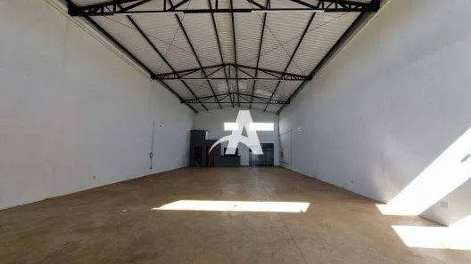 Galpão/Depósito/Armazém para alugar, 300m² no Loteamento Portal do Vale II, Uberlândia