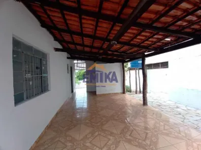 Casa com 3 Quartos para alugar, 135m² no Quilombo, Cuiabá