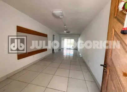 Casa de Condomínio com 3 Quartos à venda, 210m² no Anil, Rio de Janeiro