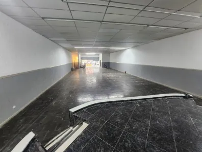 Galpão/Depósito/Armazém para alugar, 350m² no Parque das Américas, Mauá
