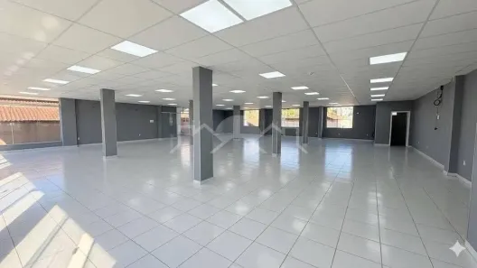 Sala Comercial para alugar, 350m² no Petrópolis, Joinville