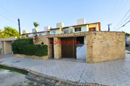 Casa com 3 Quartos à venda, 250m² no Cambeba, Fortaleza