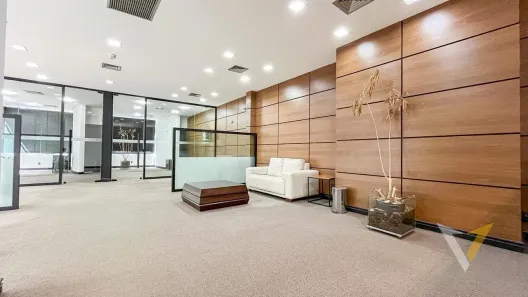 Prédio Comercial com 8 Quartos à venda, 585m² no Anhangabaú, Jundiaí