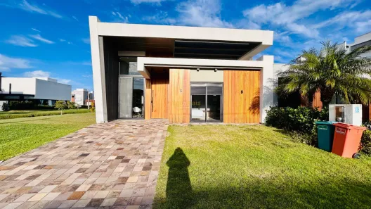 Casa de Condomínio com 4 Quartos à venda, 148m² no XANGRI-LÁ, Xangri-lá