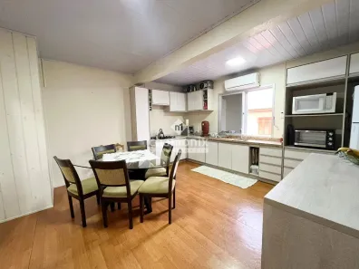 Casa com 5 Quartos à venda, 210m² no , Flores da Cunha