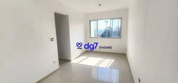 Apartamento com 2 Quartos à venda, 55m² no Jardim Cláudia, São Paulo