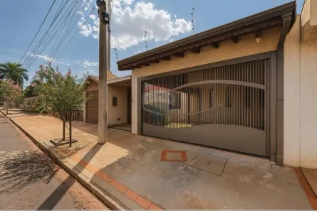 Casa com 3 Quartos à venda, 232m² no São João, Sertãozinho
