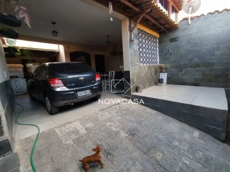 Casa com 2 quartos — Planalto, Belo Horizonte
