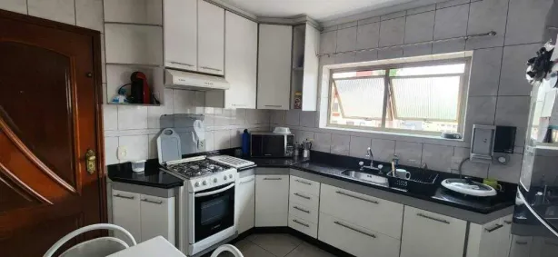 Casa com 2 Quartos à venda, 168m² no Vila Scarpelli, Santo André