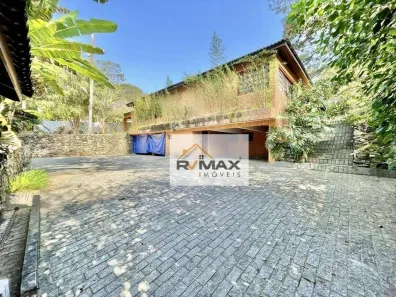Sobrado com 5 Quartos para venda ou aluguel, 923m² no Vila Santo Antônio, Cotia