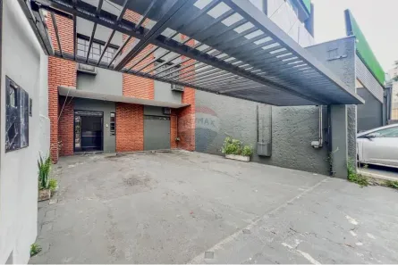 Prédio Comercial para alugar, 350m² no Jardim das Acácias, São Paulo