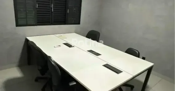 Sala Comercial para alugar, 24m² no Cazeca, Uberlândia