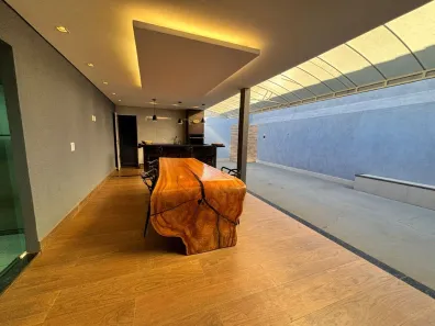 Casa com 3 Quartos para venda ou aluguel, 202m² no Pampulha, Uberlândia