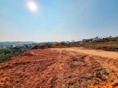 Lote/Terreno à venda, 1045m² no Tietê, Divinópolis