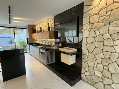 Casa com 5 Quartos à venda, 300m² no Capim Macio, Natal