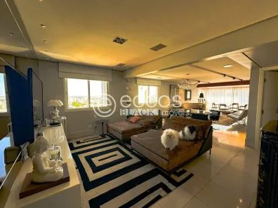 Apartamento com 3 Quartos para alugar, 200m² no Fundinho, Uberlândia