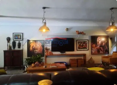Sobrado com 3 Quartos à venda, 300m² no Jardim Santa Maria, Jacareí