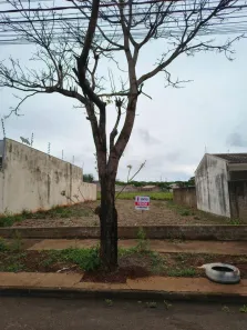 Lote/Terreno à venda, 332m² no Jardim Três Lagoas, Maringá